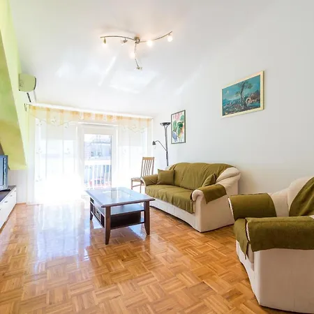 Angela Apartment *